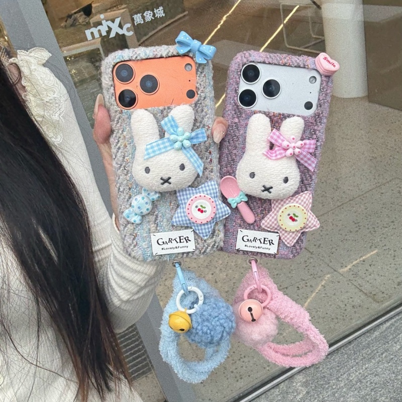 Cute Cartoon Wrist Strap Silicone Case - ﻿ Funda de Teléfono con Diseño